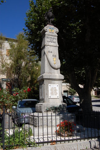 Le monument aux morts de Barrême