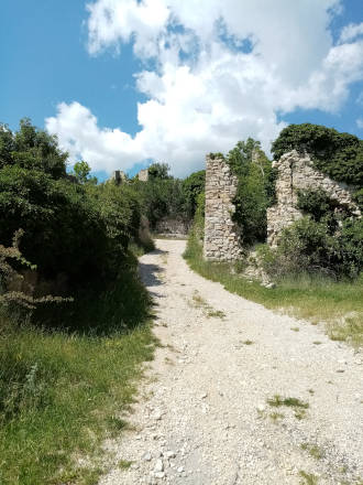 Les ruines de Noyers...

