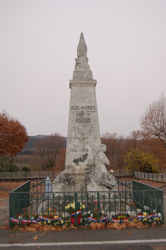 Le Monument aux Morts de Peyruis