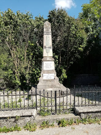 Le monument aux morts de Poyols