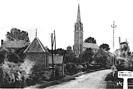 L'entrée du bourg vers 1950