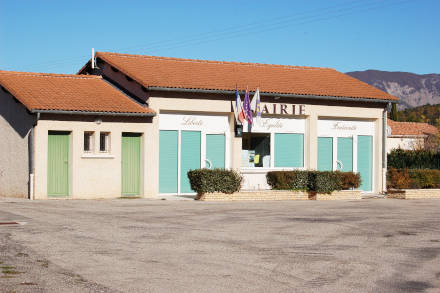 La mairie de Thèze