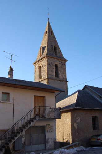 Le clocher, sommet du village