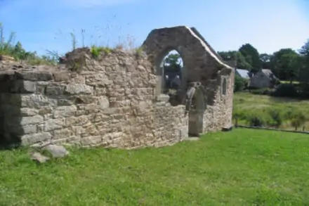 La chapelle Saint Cado au hameau des Alliés...