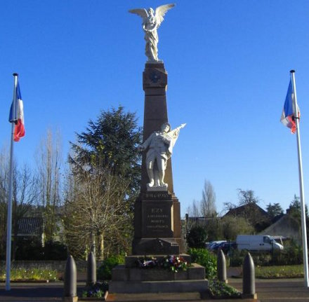 Le monument aux morts d'Ezy-sur-Eure