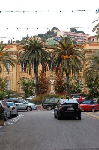 Mairie et palmiers...
