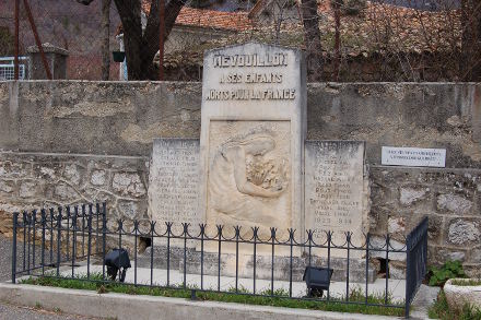Le monument aux morts de <strong>Mévouillon</strong>