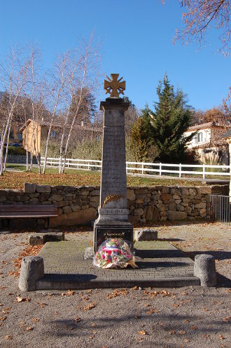Le monument aux morts de Neffes