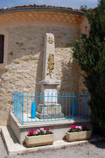 le monument aux morts de Sainte-Marie-de-Rosans